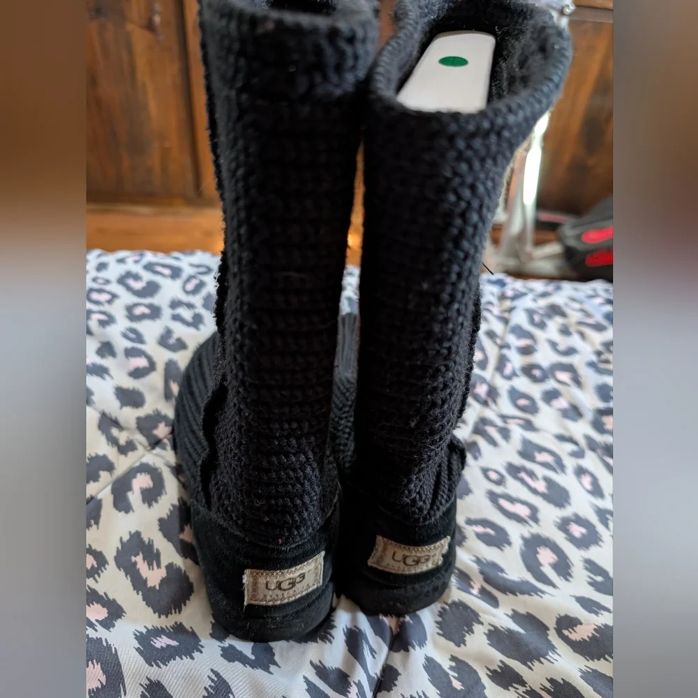 Ugg woman's size 6 classic crochet knit black boots